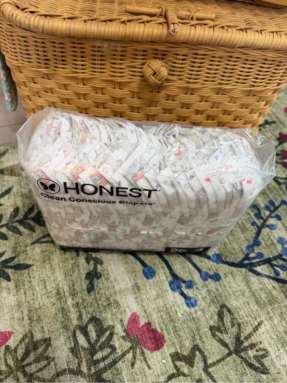 New Honest Diapers Size 4, 26 Count